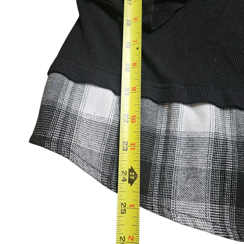 Venus Medium Black Plaid Hem Henley Long Sleeve Top - Picture 5 of 8